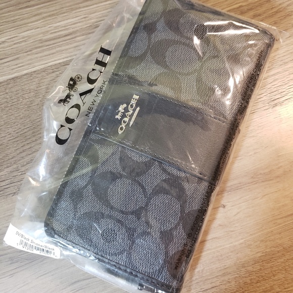 🆕️Authentic Coach Accordion Wallet - Picture 5 of 8